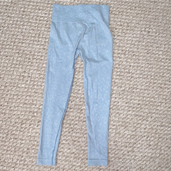 2 for $20 or 5 for $40
AMAZON BOOTY LEGGINGS - MEDIUM - Picture 3 of 7